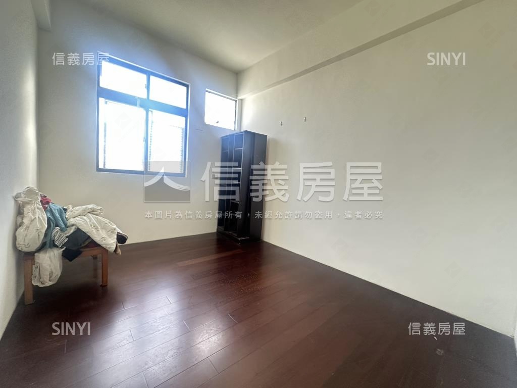 光復路４房公寓平車房屋室內格局與周邊環境