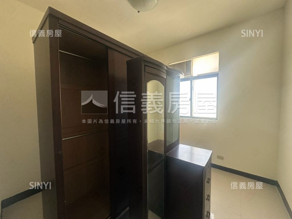 光復路４房公寓平車房屋室內格局與周邊環境