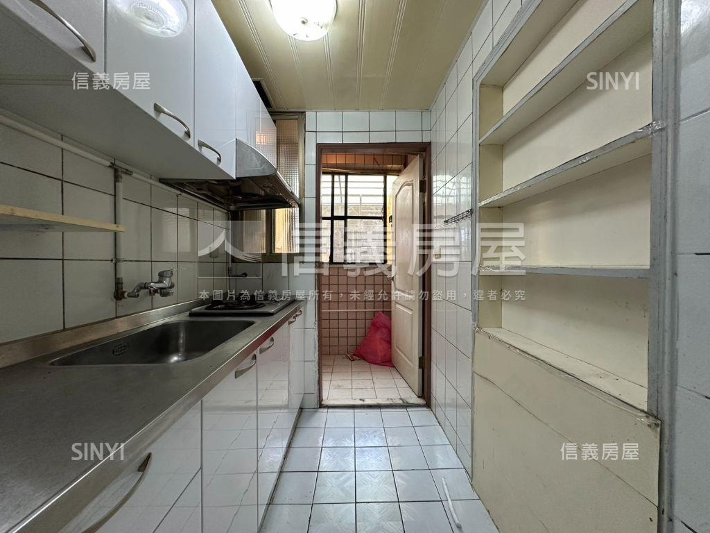 景安稀有雙併華廈三房房屋室內格局與周邊環境