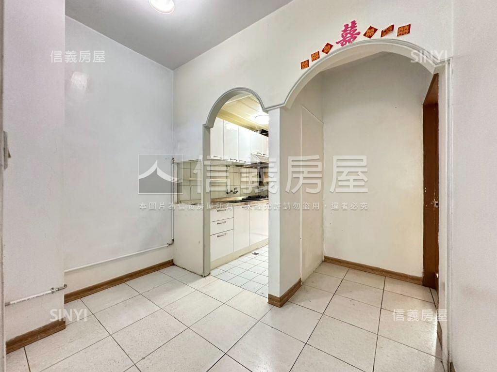 景安稀有雙併華廈三房房屋室內格局與周邊環境