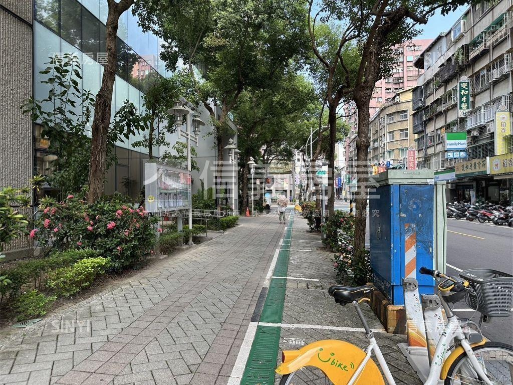 景安稀有雙併華廈三房房屋室內格局與周邊環境