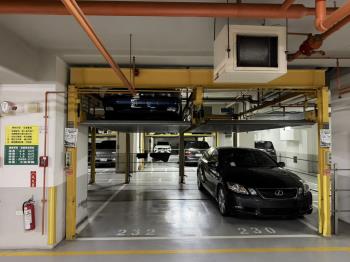 台北之冠坡道子母車位
