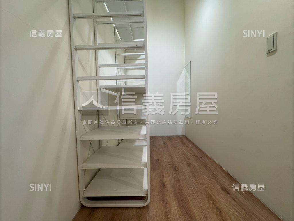 稀有昇之陽高樓平面車位房屋室內格局與周邊環境
