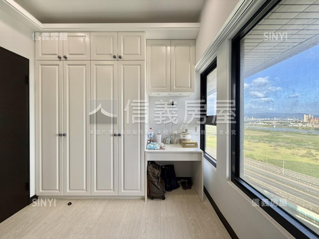 ＳＫＹ正河景裝潢兩房車位房屋室內格局與周邊環境