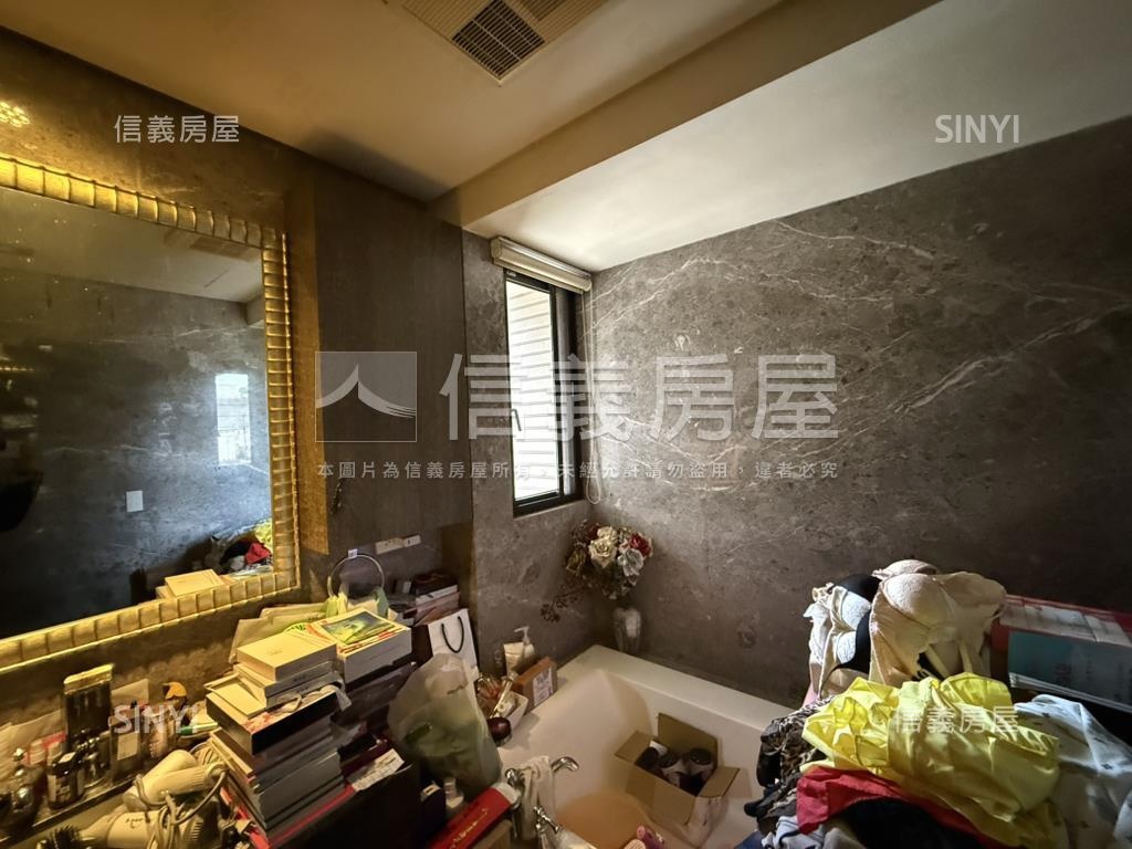 急！屋主搬家裝箱中★米蘭房屋室內格局與周邊環境