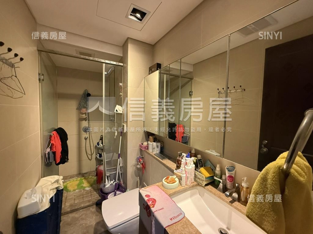 急！屋主搬家裝箱中★米蘭房屋室內格局與周邊環境