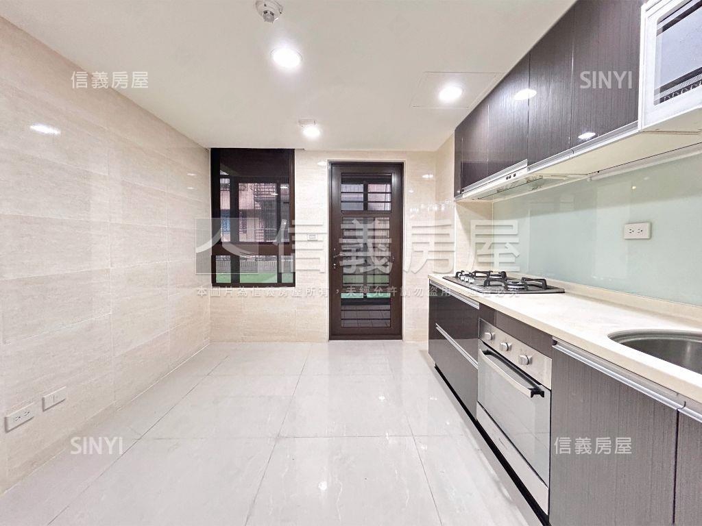 扶輪公園三房雙車位露臺戶房屋室內格局與周邊環境