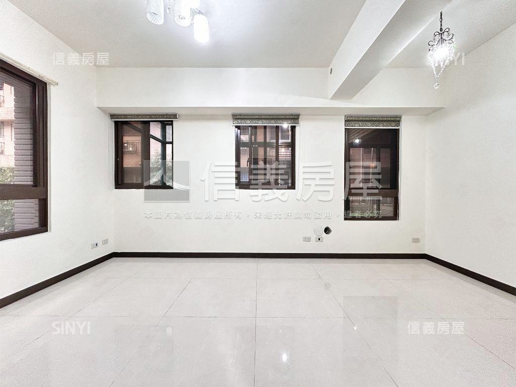 扶輪公園三房雙車位露臺戶房屋室內格局與周邊環境