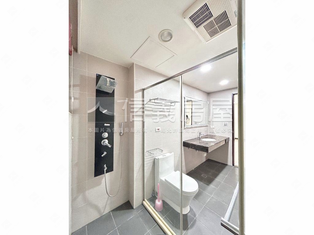 扶輪公園三房雙車位露臺戶房屋室內格局與周邊環境