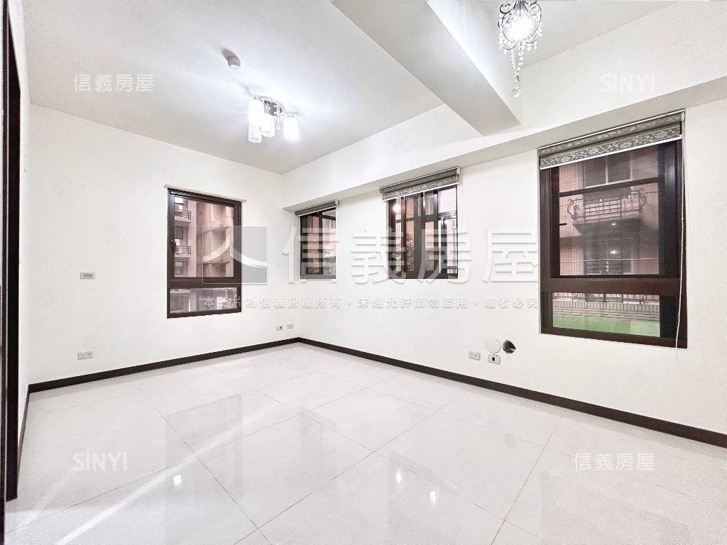 扶輪公園三房雙車位露臺戶房屋室內格局與周邊環境