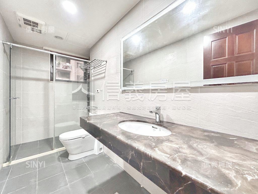 扶輪公園三房雙車位露臺戶房屋室內格局與周邊環境