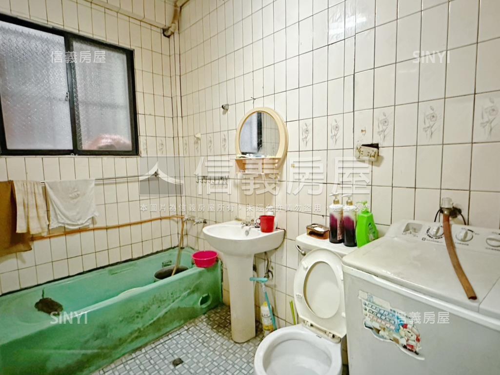 三重國小稀有透天店面房屋室內格局與周邊環境