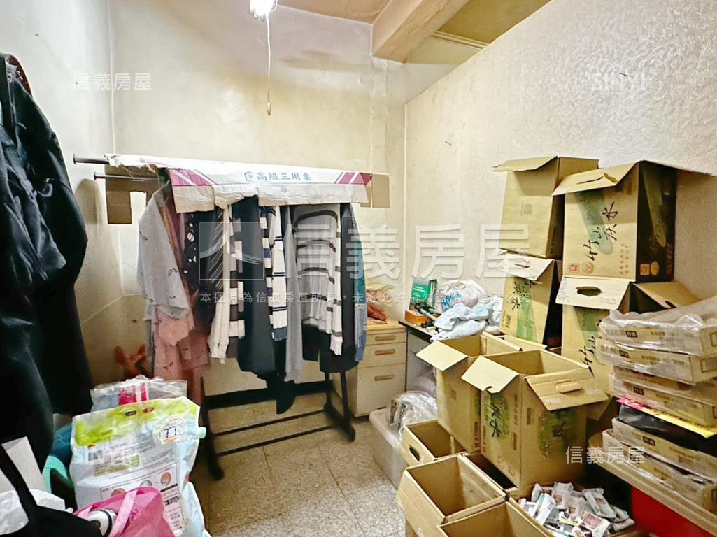 三重國小稀有透天店面房屋室內格局與周邊環境