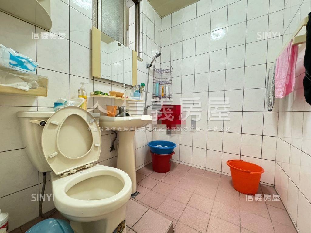 五權公園低總價頂加房屋室內格局與周邊環境