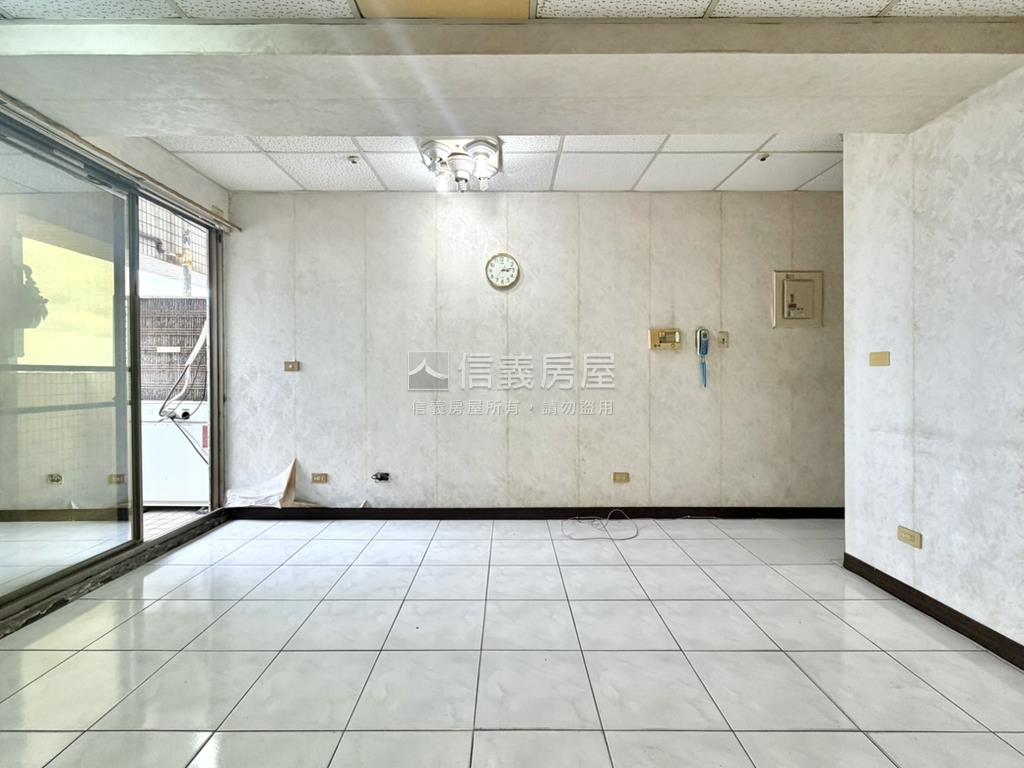 第一園｜遠眺山景小資兩房房屋室內格局與周邊環境