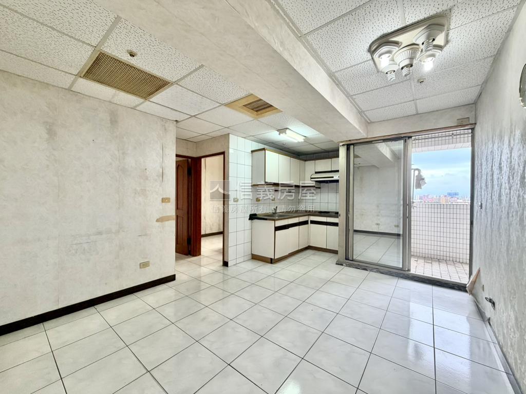 第一園｜遠眺山景小資兩房房屋室內格局與周邊環境