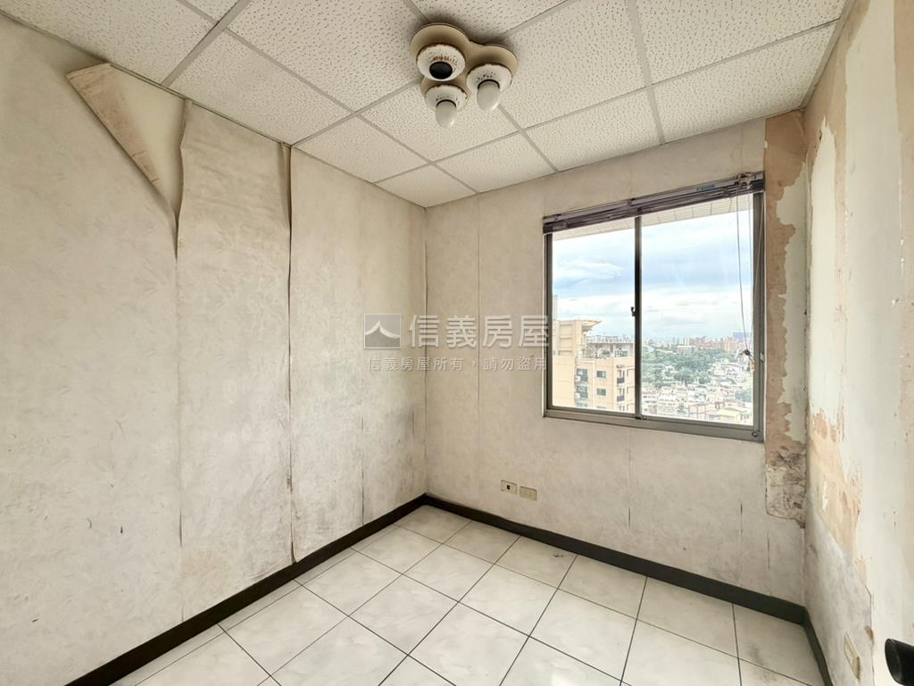 第一園｜遠眺山景小資兩房房屋室內格局與周邊環境