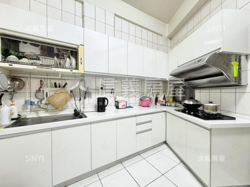 專任★大里屋況佳美透天房屋室內格局與周邊環境