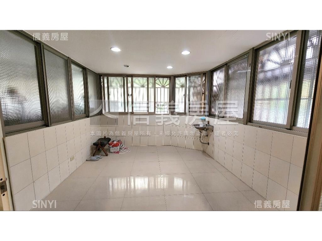 站前公園三房二樓房屋室內格局與周邊環境