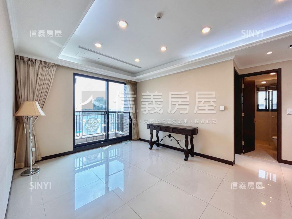 米蘭頂樓景觀戶房屋室內格局與周邊環境