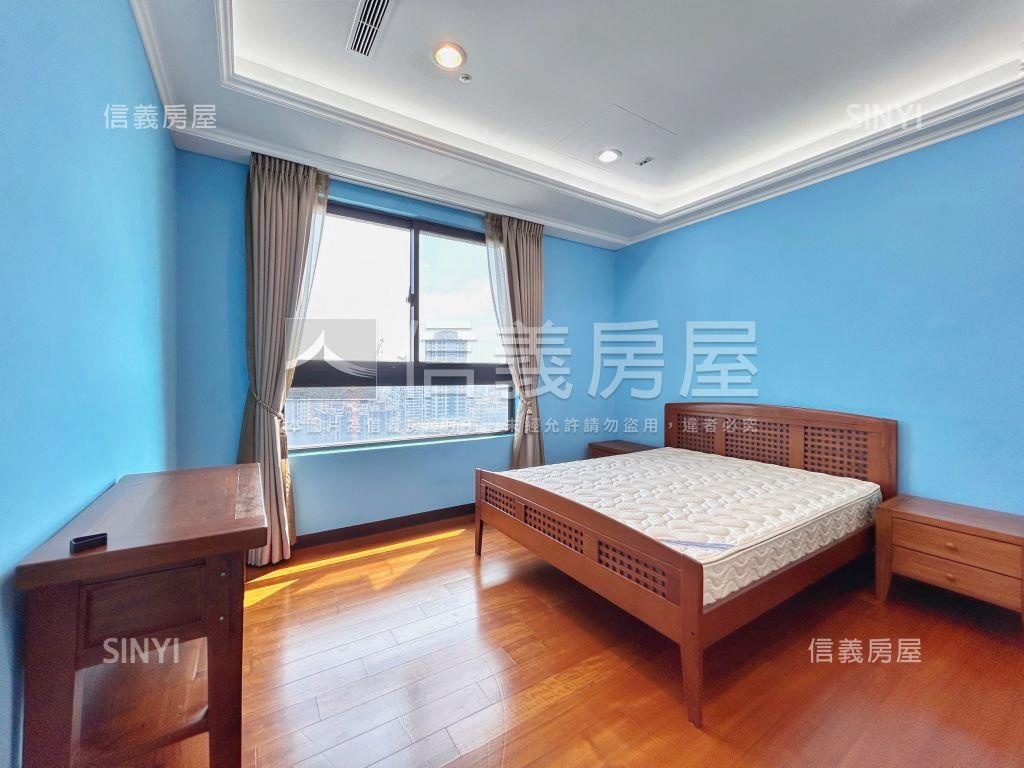 米蘭頂樓景觀戶房屋室內格局與周邊環境