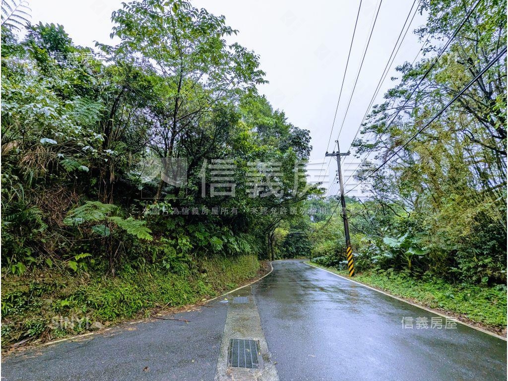 萬里區臨大馬路土地房屋室內格局與周邊環境