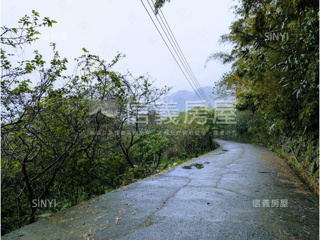 萬里區臨大馬路土地房屋室內格局與周邊環境