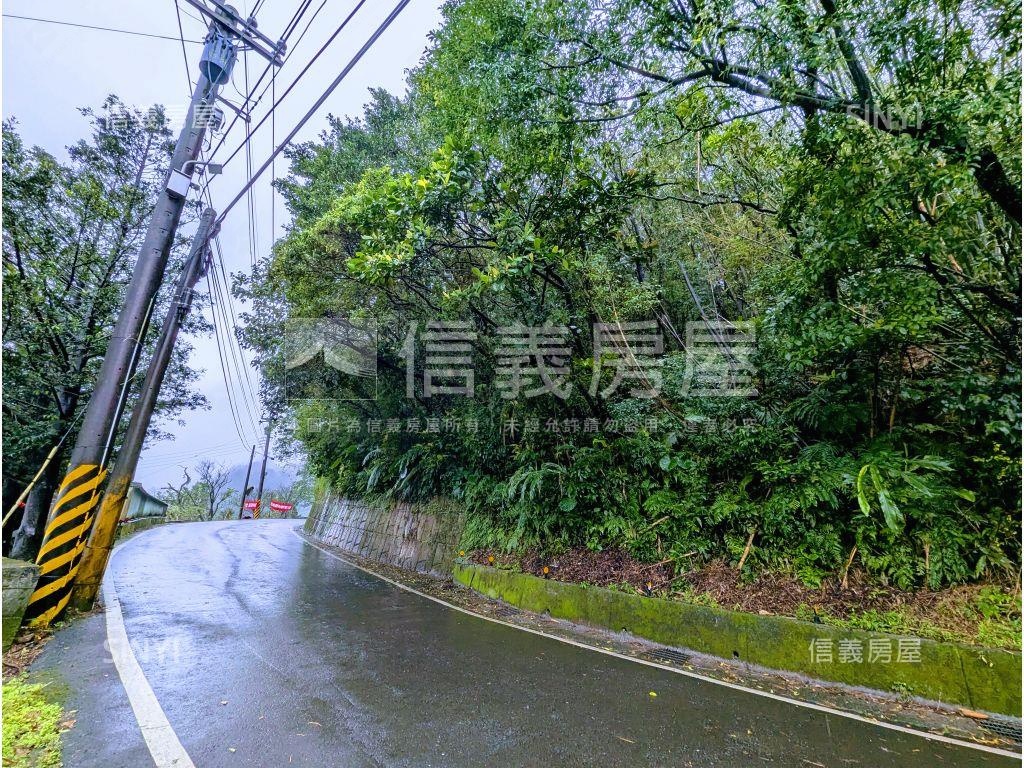 萬里區臨大馬路土地房屋室內格局與周邊環境