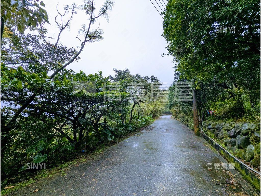 萬里區臨大馬路土地房屋室內格局與周邊環境