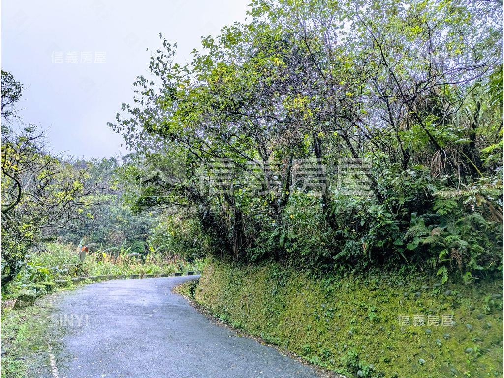 萬里區臨大馬路土地房屋室內格局與周邊環境