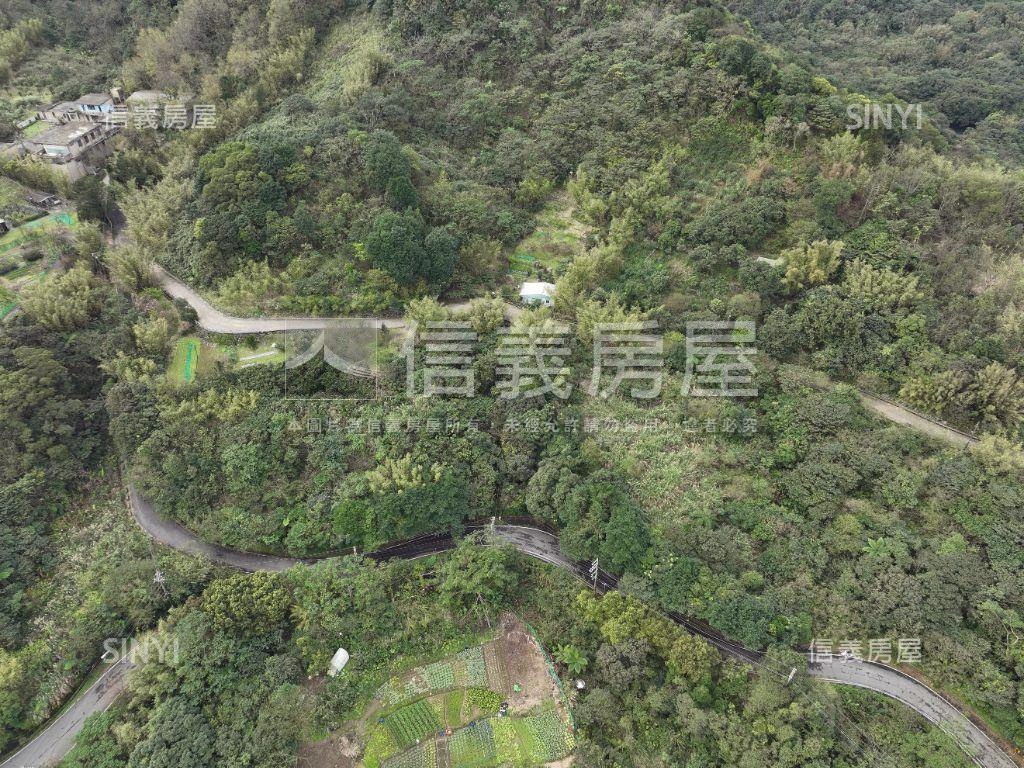 萬里區臨大馬路土地房屋室內格局與周邊環境