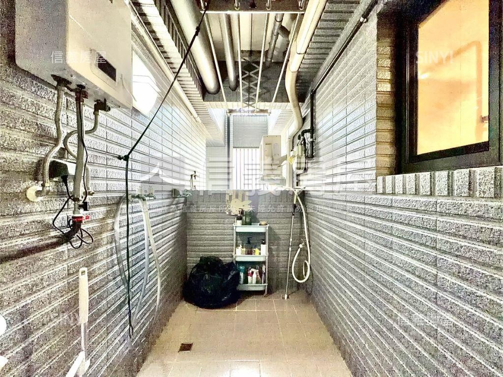 近中國醫，公園四房平車房屋室內格局與周邊環境