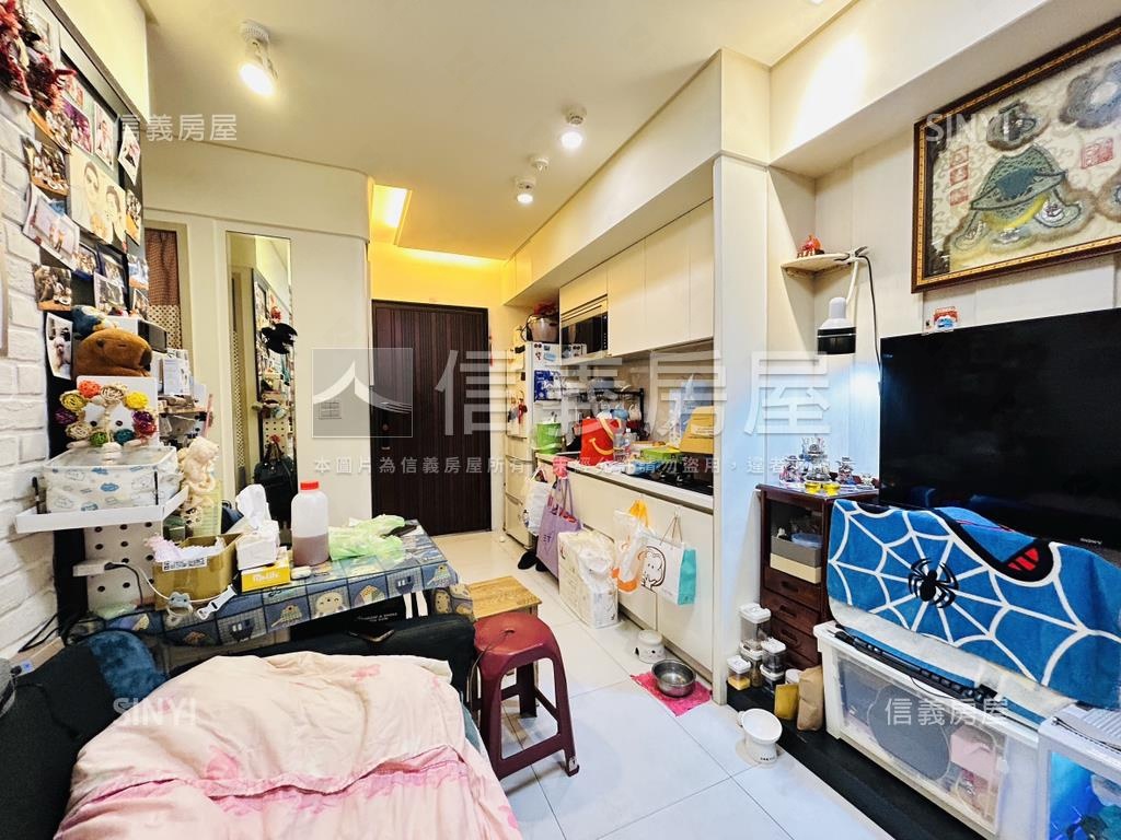 專任禮築臻藏兩房車位房屋室內格局與周邊環境