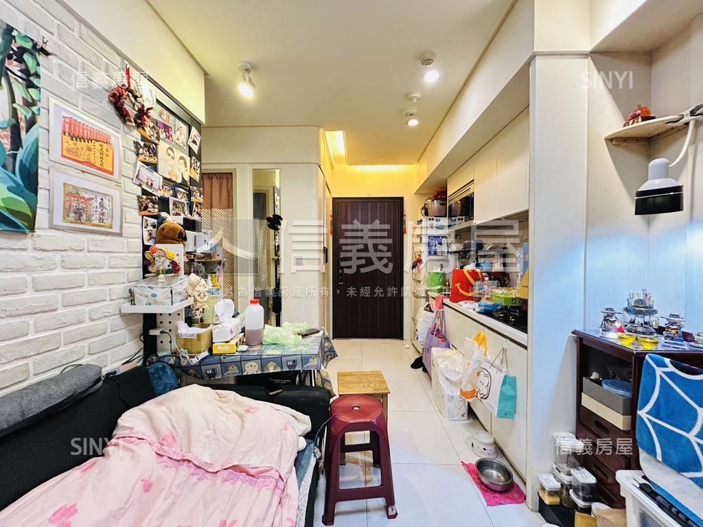 專任禮築臻藏兩房車位房屋室內格局與周邊環境