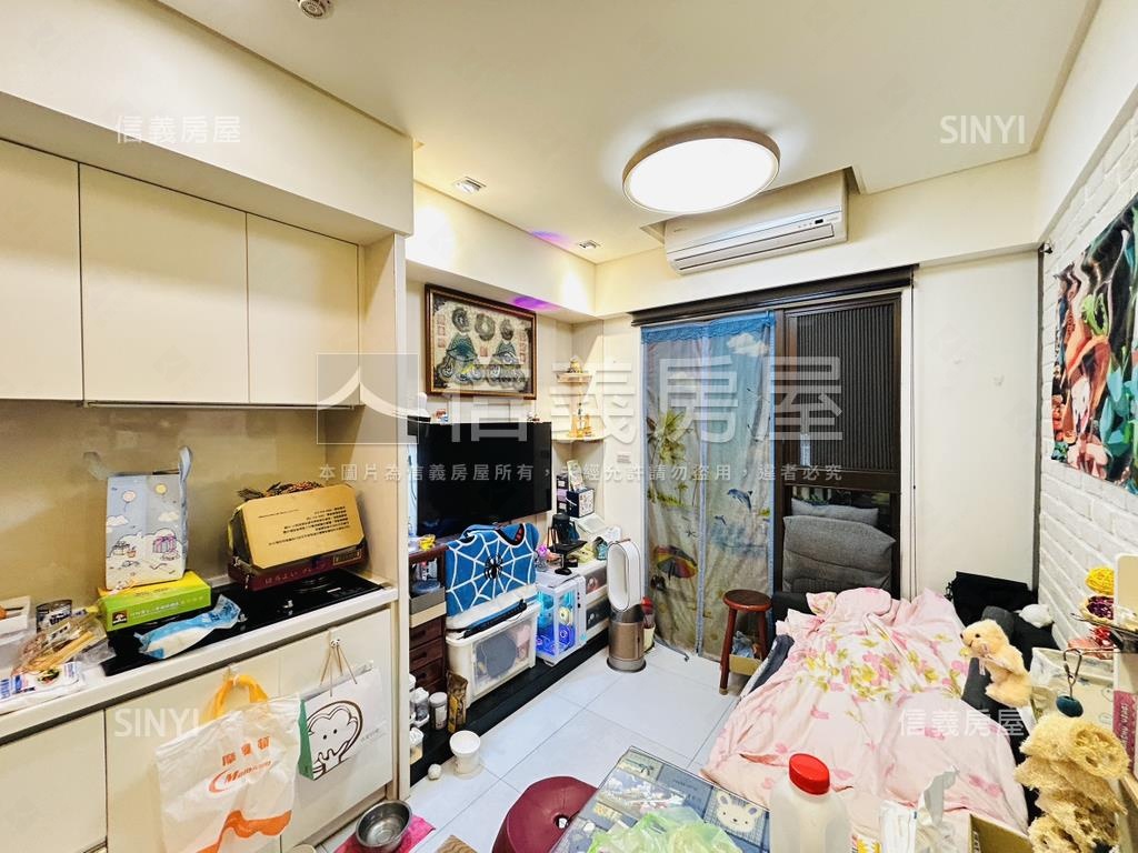 專任禮築臻藏兩房車位房屋室內格局與周邊環境