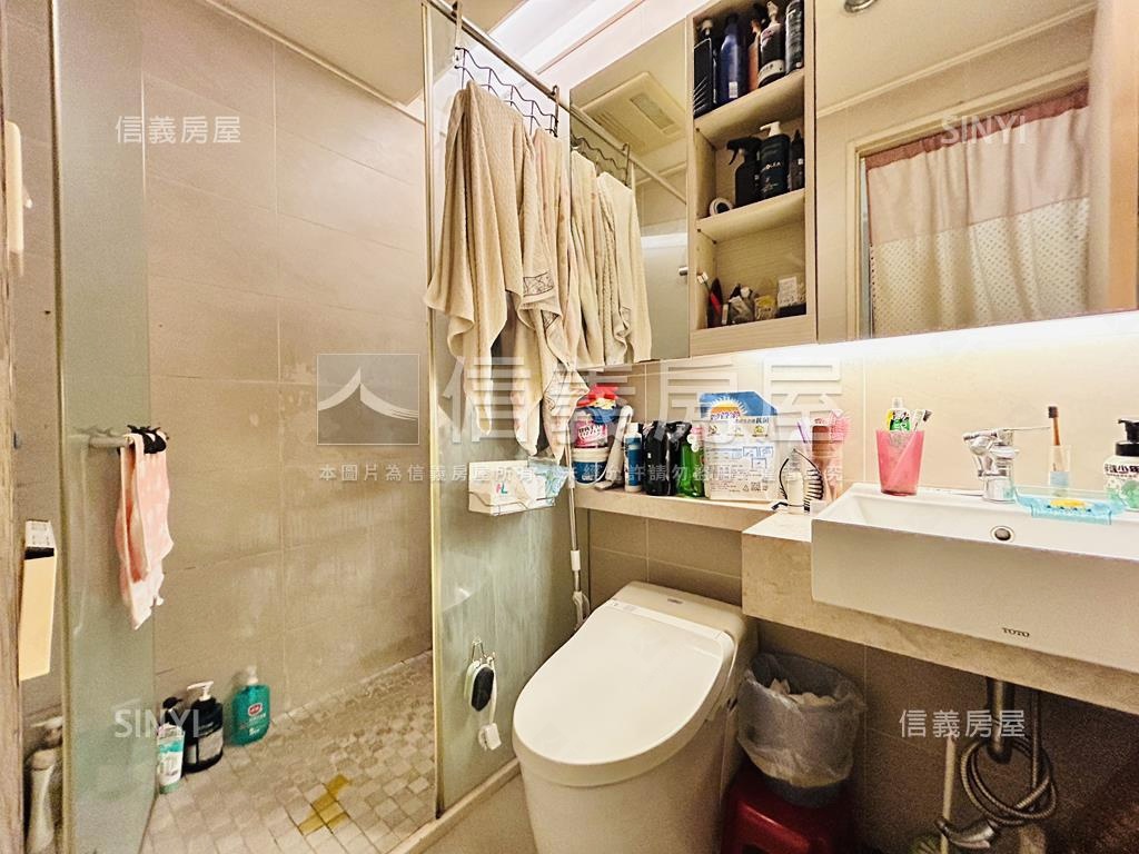 專任禮築臻藏兩房車位房屋室內格局與周邊環境