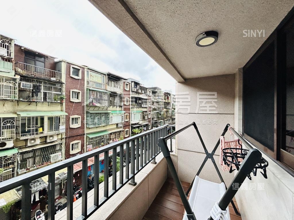 專任禮築臻藏兩房車位房屋室內格局與周邊環境