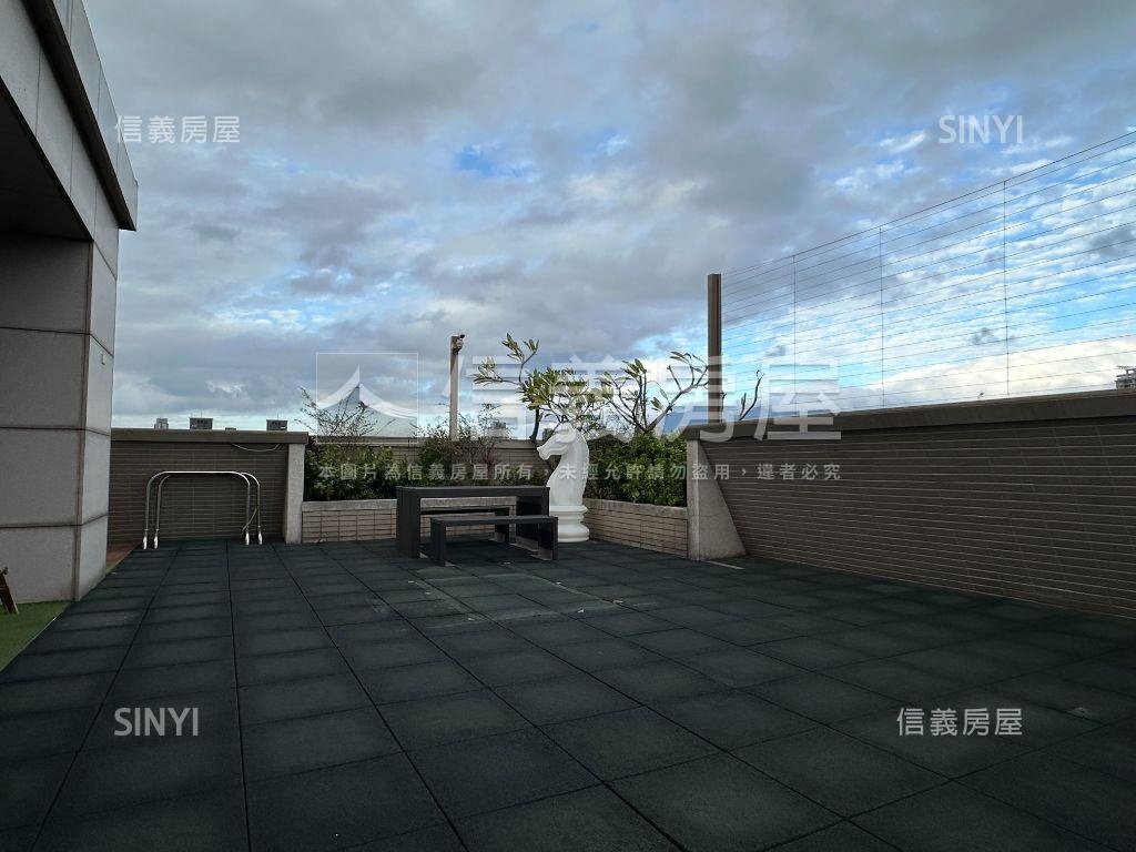 專任禮築臻藏兩房車位房屋室內格局與周邊環境