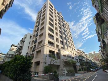 專任禮築臻藏兩房車位