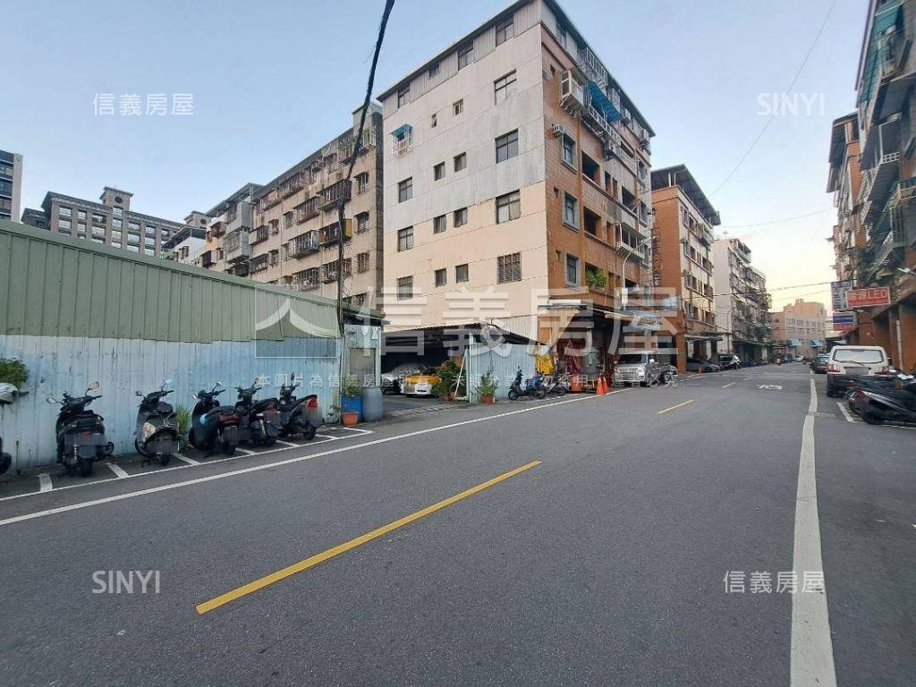 近捷運仁華電梯大空間房屋室內格局與周邊環境