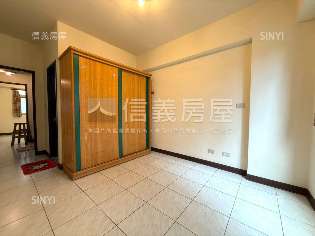 江子翠名人居三房車位房屋室內格局與周邊環境