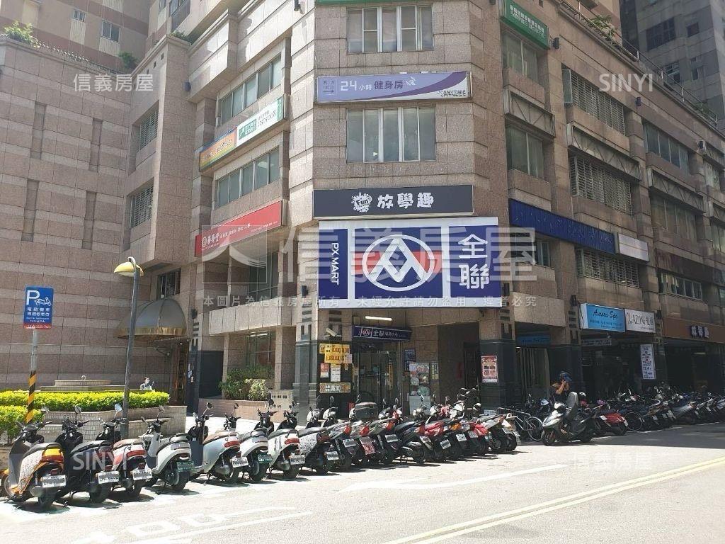 江子翠名人居三房車位房屋室內格局與周邊環境
