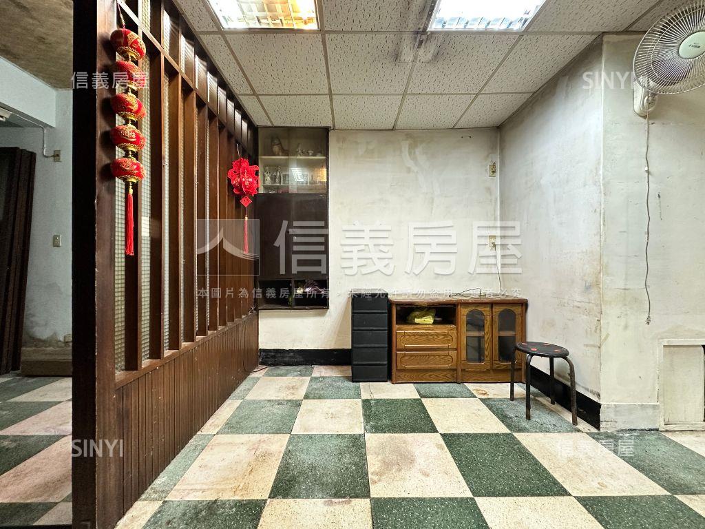 伊通街稀有釋出金店面房屋室內格局與周邊環境