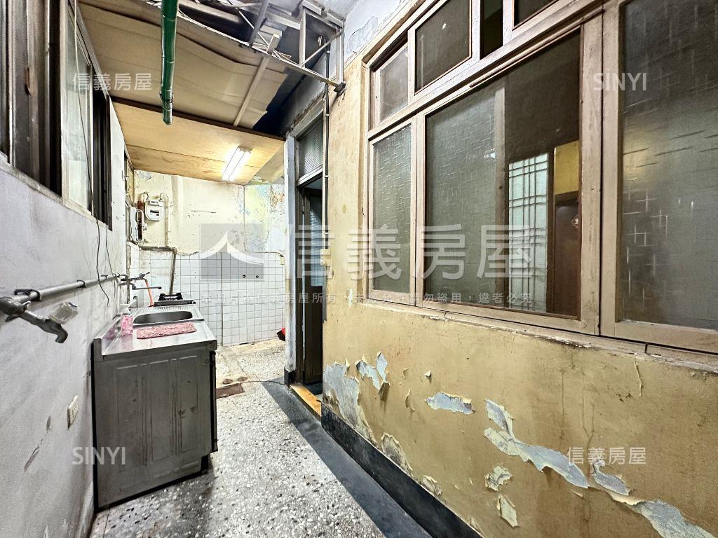 伊通街稀有釋出金店面房屋室內格局與周邊環境