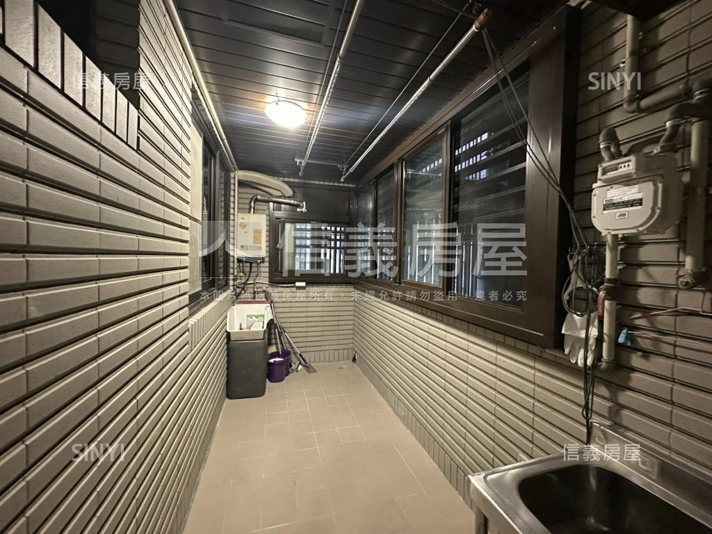 ＮＹ２１美式裝潢漂亮三房房屋室內格局與周邊環境