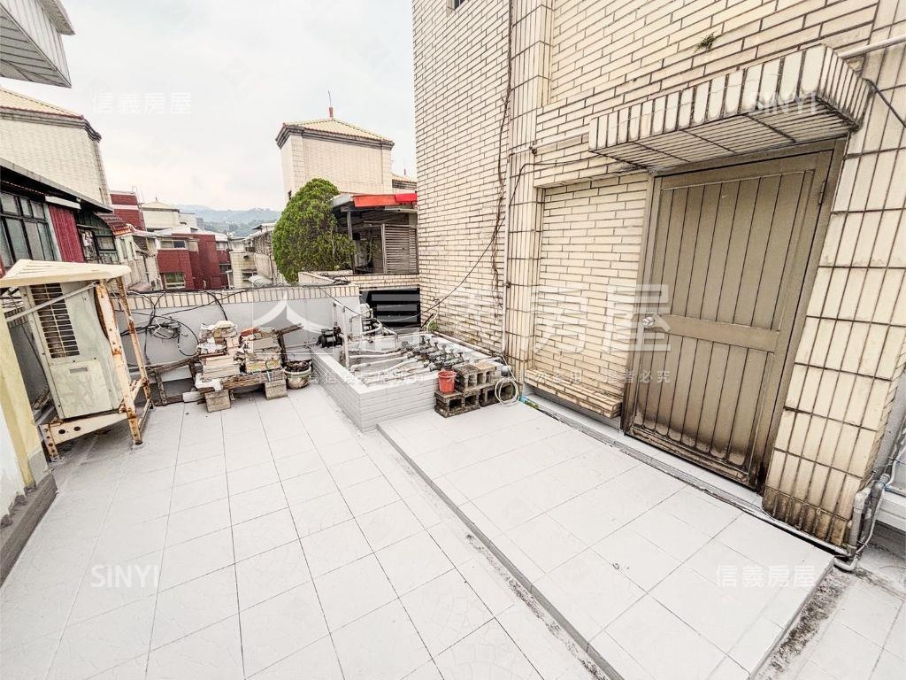 忠誠欒樹電梯頂加房屋室內格局與周邊環境