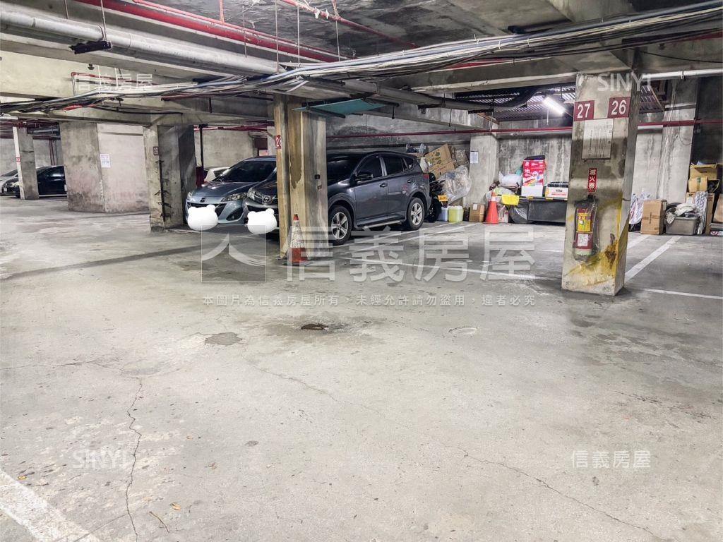 忠誠欒樹電梯頂加房屋室內格局與周邊環境