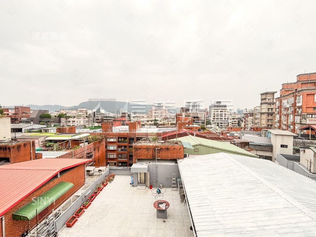 忠誠欒樹電梯頂加房屋室內格局與周邊環境