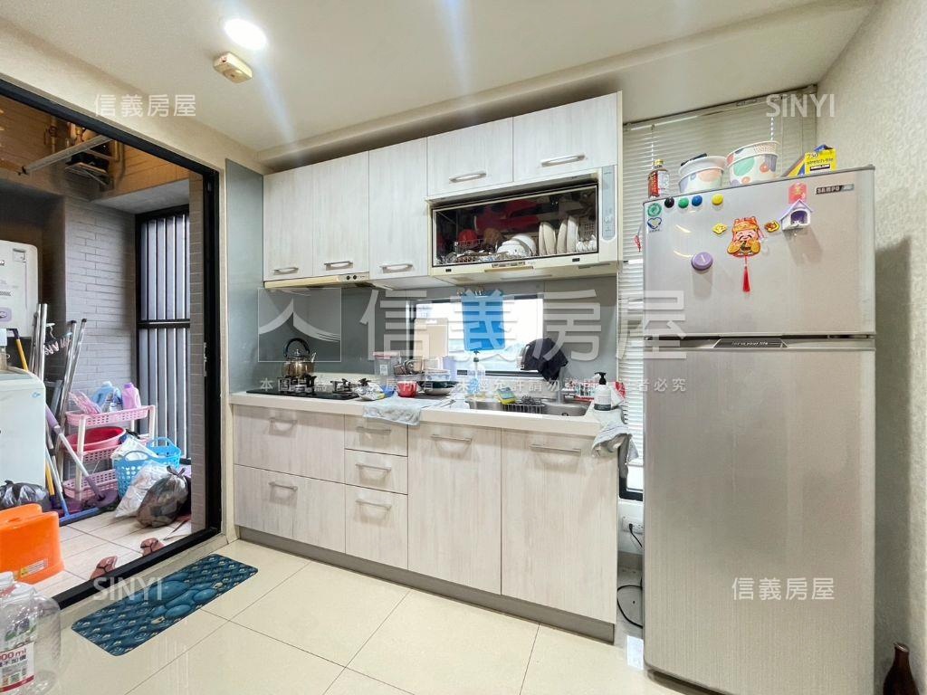 上河城兩房高樓車位房屋室內格局與周邊環境