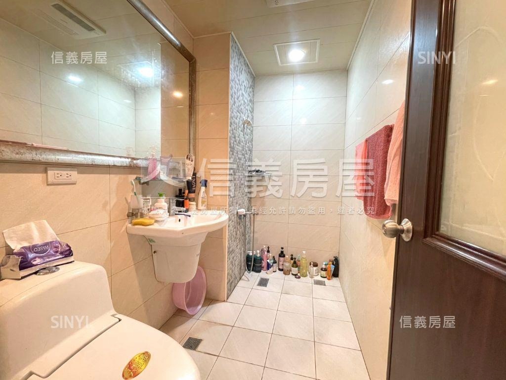 上河城兩房高樓車位房屋室內格局與周邊環境